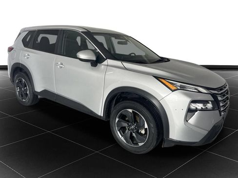 Used 2024 Nissan Rogue SV AWD/4WD image 7
