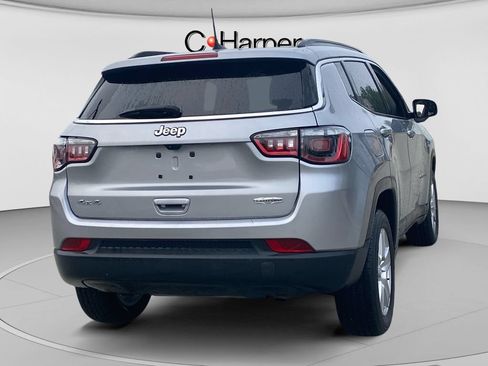 Used 2022 Jeep Compass Latitude w/ Convenience Group AWD/4WD image 3