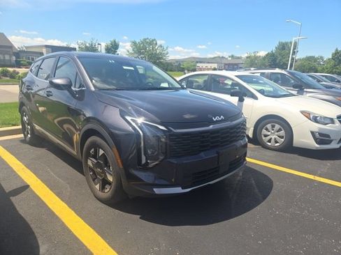 Used 2026 Kia Sportage LX FWD image 1