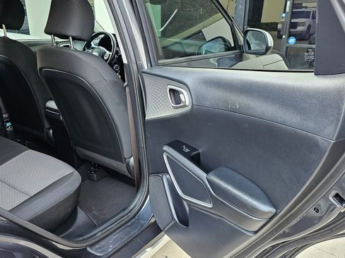 Used 2021 Kia Soul X-Line image 27