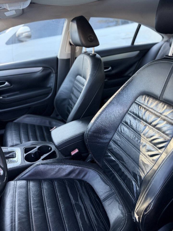 Used 2010 Volkswagen CC Luxury FWD image 16