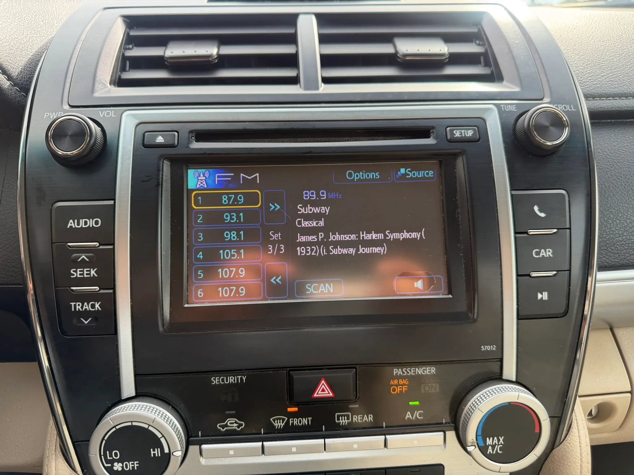 Used 2012 Toyota Camry LE FWD image 21
