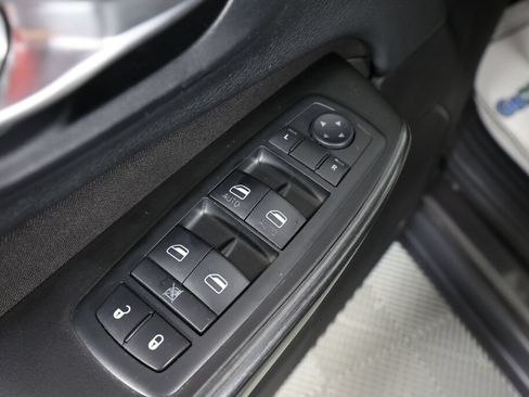 Used 2014 Jeep Cherokee Latitude FWD image 30