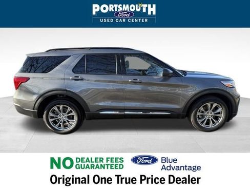 Used 2022 Ford Explorer XLT w/ Equipment Group 202A image 6