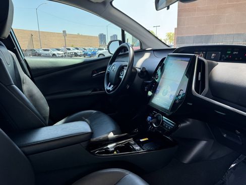 Used 2020 Toyota Prius Prime XLE image 38