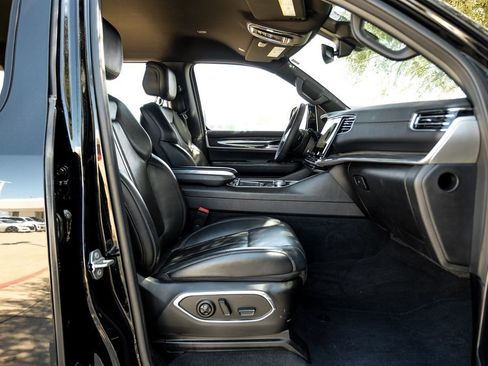 Used 2022 Jeep Wagoneer Series III image 44