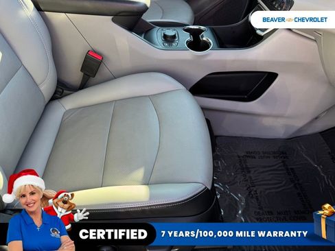 Used 2023 GMC Terrain SLT image 25