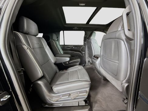 Used 2023 Cadillac Escalade ESV Sport image 30