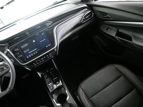 Used 2023 Chevrolet Bolt EUV Premier w/ Sun & Sound Package FWD image 11