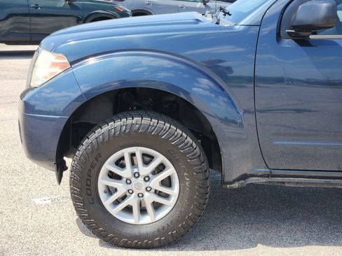 Used 2015 Nissan Frontier SV RWD image 6