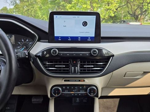 Used 2022 Ford Escape SEL image 14