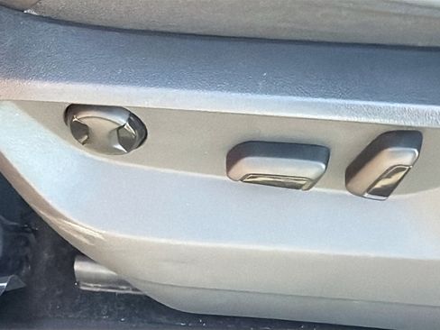 Used 2019 Volkswagen Tiguan SEL image 25