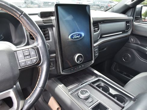 Certified 2023 Ford Expedition Platinum RWD image 9