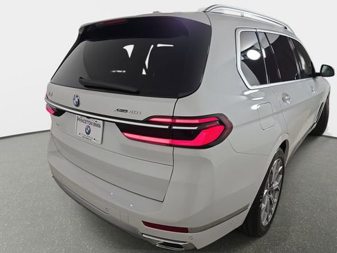 Used 2026 BMW X7 xDrive40i w/ Premium Package image 40
