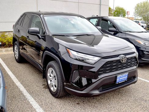 Used 2023 Toyota RAV4 LE AWD/4WD image 15