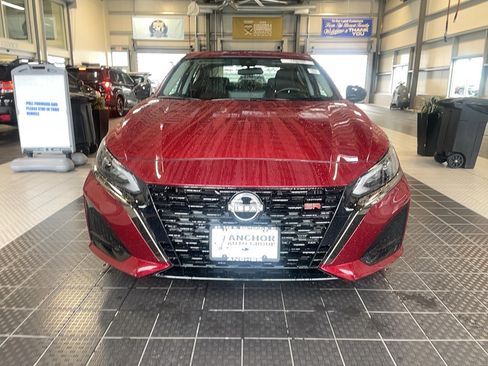 Certified 2024 Nissan Altima 2.5 SR w/ SR Premium Package image 2