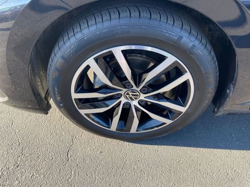 Used 2025 Volkswagen Jetta SE image 30