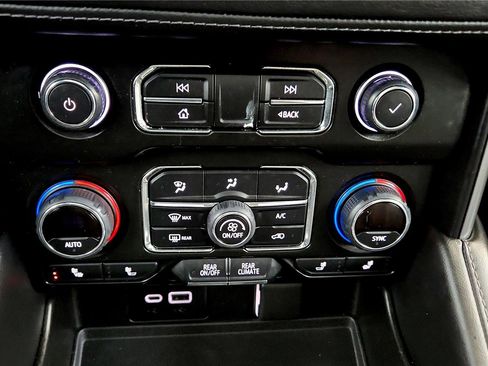 Used 2022 Chevrolet Tahoe LT w/ Luxury Package image 44