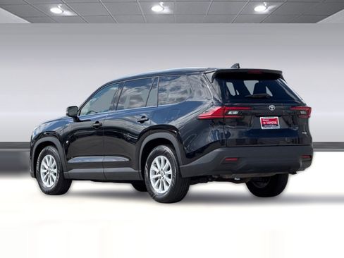 Used 2025 Toyota Grand Highlander FWD image 8