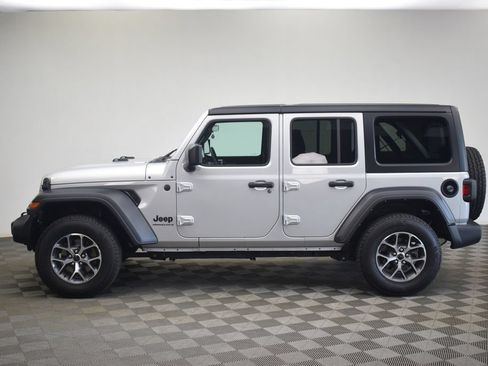 Used 2024 Jeep Wrangler Unlimited Sport AWD/4WD image 13