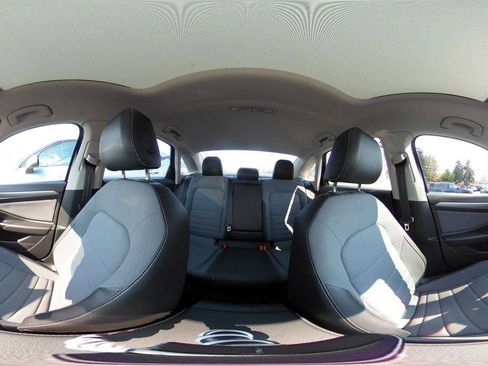 Used 2025 Volkswagen Jetta SE FWD image 44