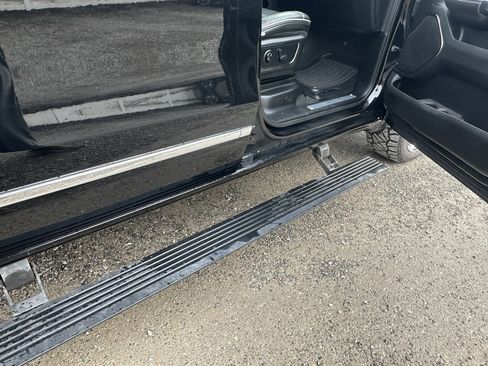 Used 2022 RAM 1500 Limited w/ Body-Colour Bumper Group image 34