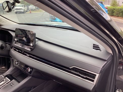 Used 2023 Mitsubishi Outlander SE image 18