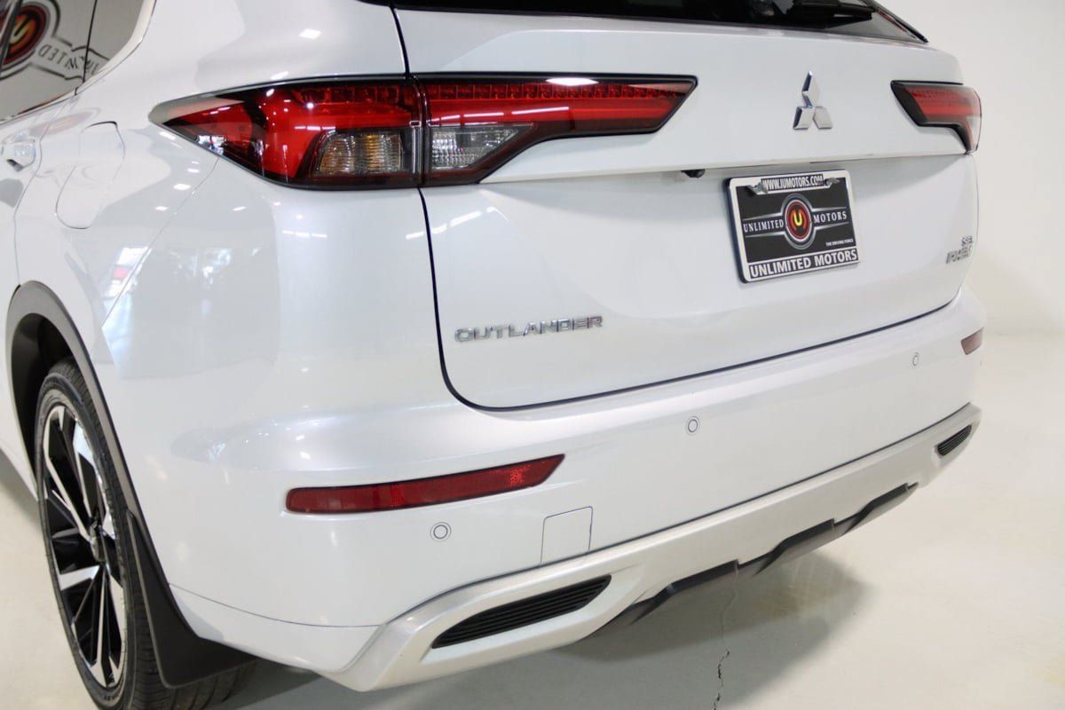 Used 2024 Mitsubishi Outlander 4WD Plug-In Hybrid image 72