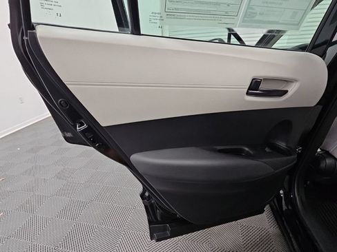 Used 2022 Toyota Corolla Cross L FWD image 30