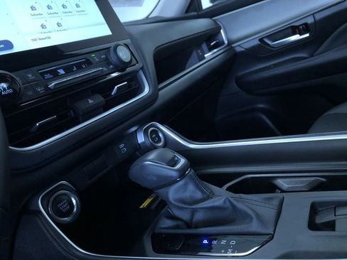 Certified 2025 Toyota Grand Highlander AWD image 31