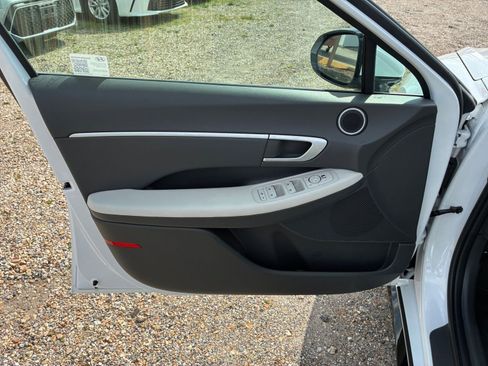 Used 2025 Hyundai Sonata SEL FWD image 15
