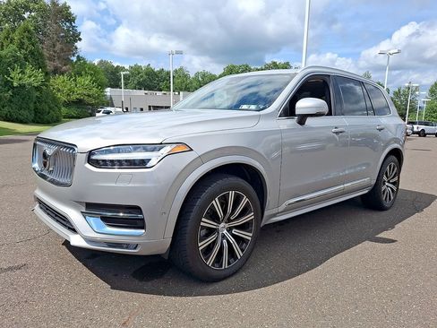Used 2023 Volvo XC90 B5 Plus AWD/4WD image 6