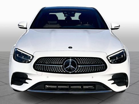 Used 2022 Mercedes-Benz E 350 Sedan image 4