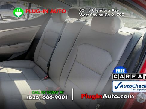 Used 2017 Hyundai Elantra SE image 9