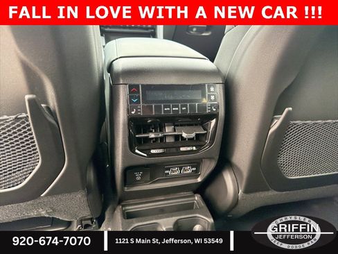 New 2025 Jeep Grand Cherokee L Limited w/ Luxury Tech Group II image 17