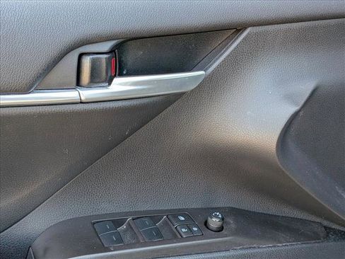 Used 2024 Toyota Camry SE image 15