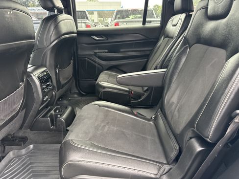 Used 2023 Jeep Grand Cherokee L Laredo AWD/4WD image 21