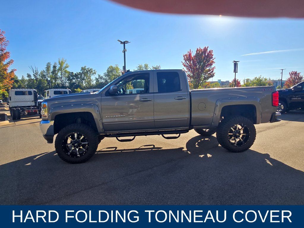 Used 2017 Chevrolet Silverado 1500 LT w/ All Star Edition AWD/4WD image 5