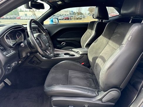 Used 2019 Dodge Challenger R/T w/ Plus Package image 13