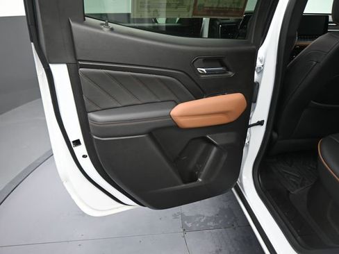 Used 2024 GMC Canyon AT4 w/ AT4 Premium Package image 24