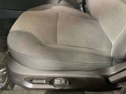 Used 2018 Ford Taurus SEL FWD image 18