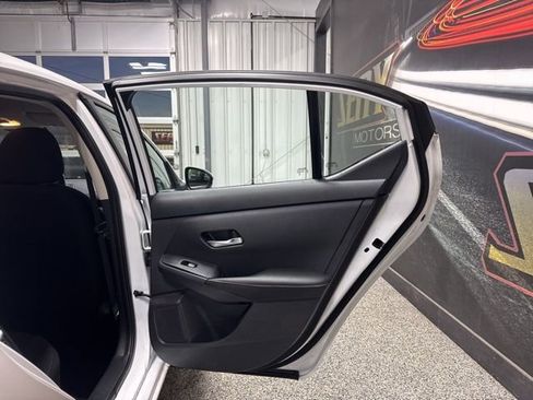 Used 2022 Nissan Sentra SV w/ Trunk Package image 23