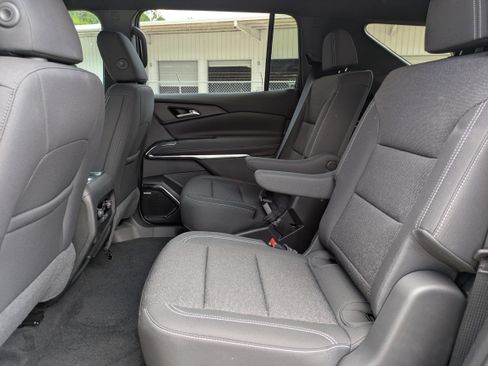 New 2025 Chevrolet Traverse LT w/ Enhanced Driving Package image 9