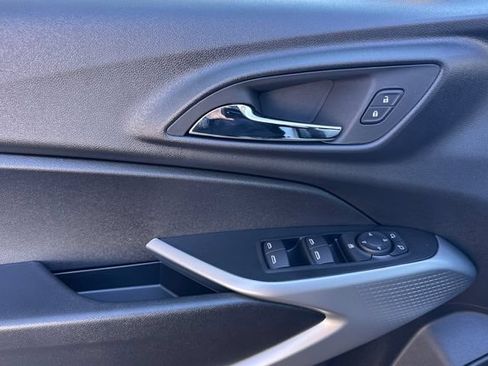 New 2026 Chevrolet Trax RS w/ Sunroof Package FWD image 16