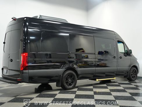 Used 2022 Mercedes-Benz Sprinter 2500 image 12
