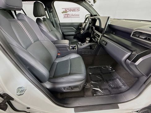 Certified 2025 Toyota 4Runner Limited AWD/4WD image 32