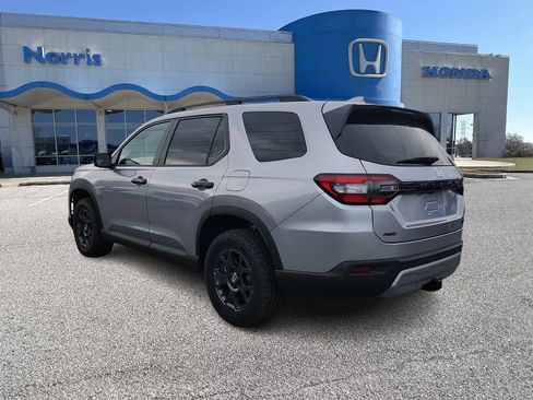 New 2025 Honda Pilot TrailSport image 3