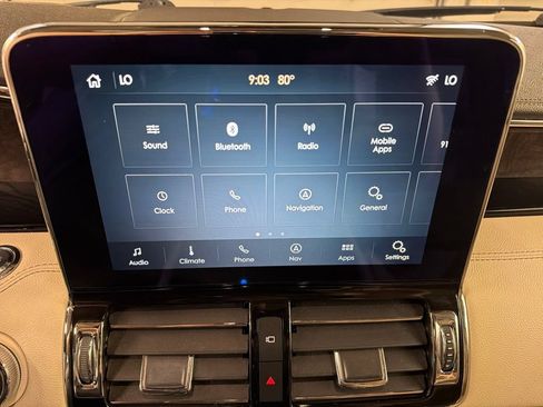 Certified 2020 Lincoln Navigator L Reserve w/ Luxury Package AWD/4WD image 9