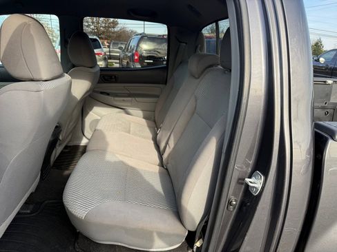 Used 2013 Toyota Tacoma PreRunner image 12