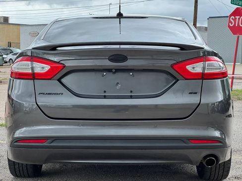 Used 2016 Ford Fusion SE FWD image 6